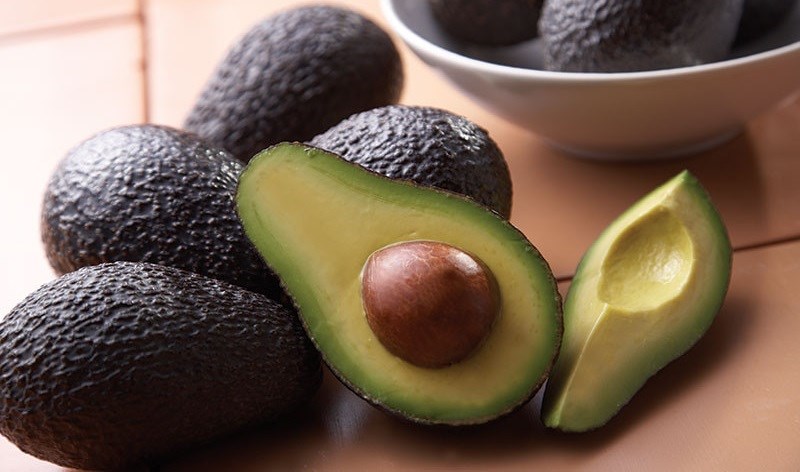 bo-sap-co-may-loai-cac-loai-bo-sap-ngon-cach-phan-biet-bo-sap-va-bo-nuoc-6-800x472-1 Bơ Hass