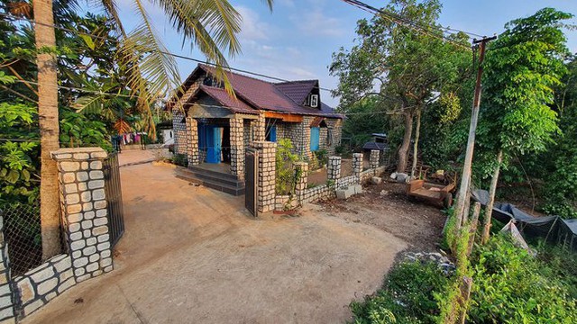 Chàng trai Đắk Lắk xây nhà từ 100 tấn đá, 30 tấn xi măng: Hè mát, đông ấm, độc lạ nhất làng - Ảnh 8.